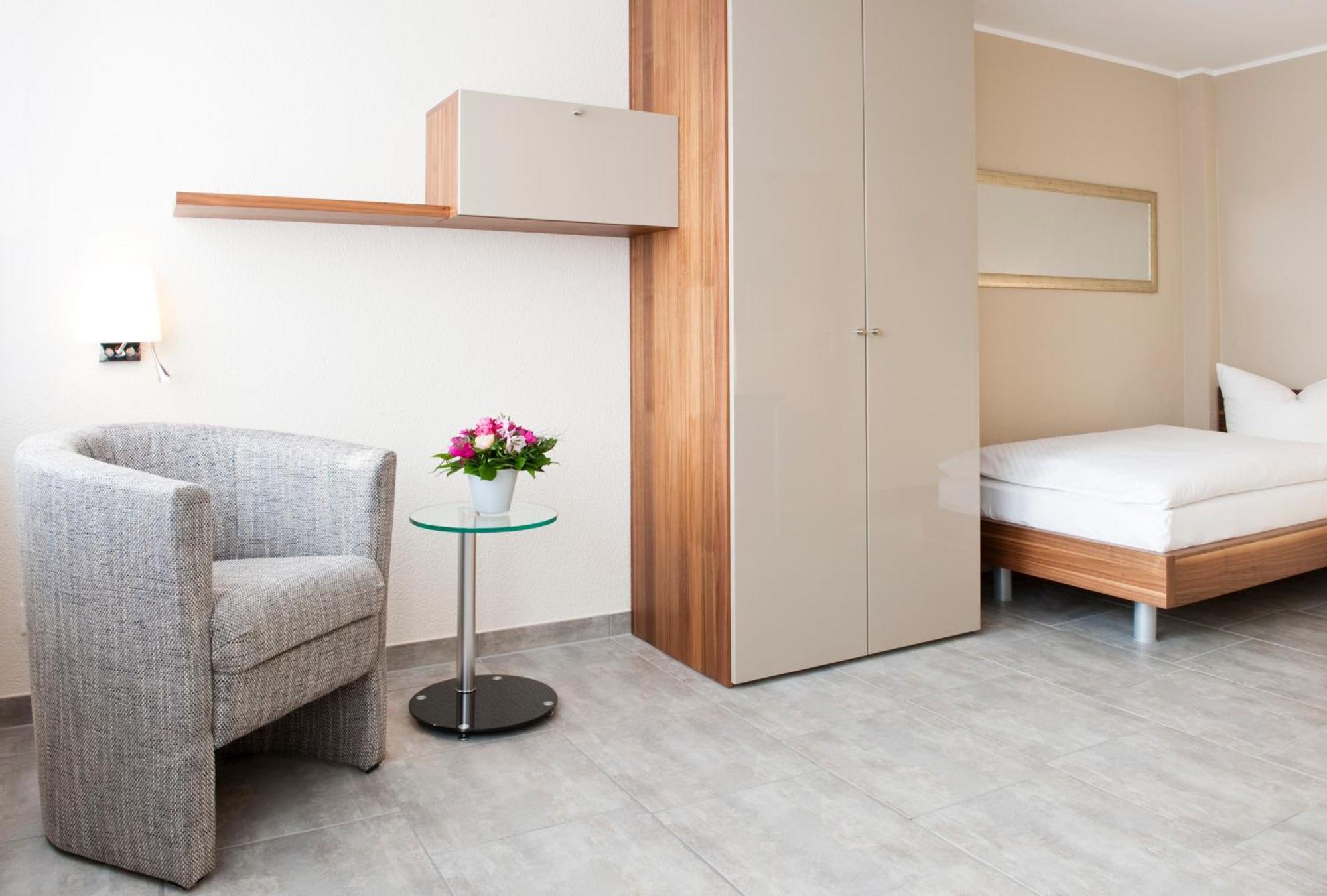 Appartements Am Kleeblatt ヴッパータール エクステリア 写真