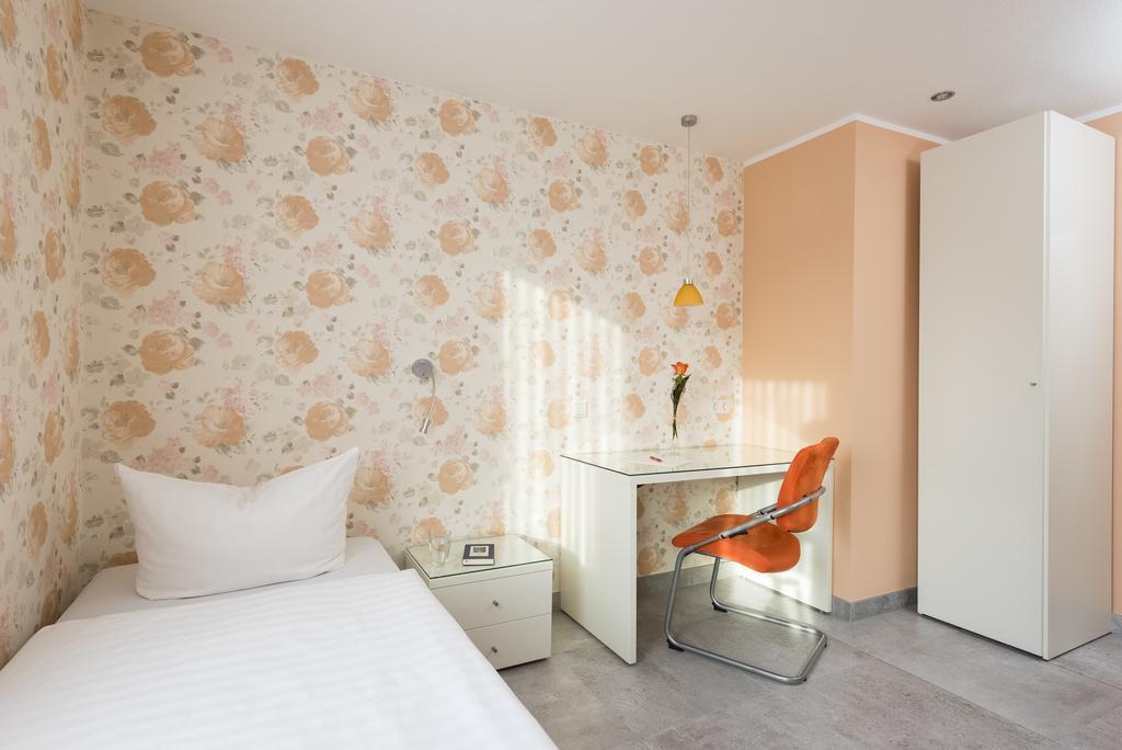 Appartements Am Kleeblatt ヴッパータール エクステリア 写真